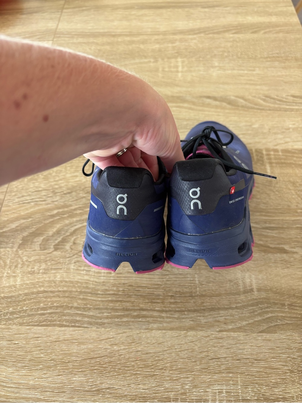 On Women's Cloudvista Waterproof shoes size 7.5 - Picture 4 of 6